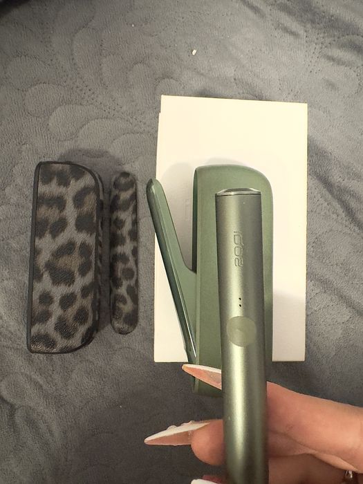 Iqos Iluma cu husa