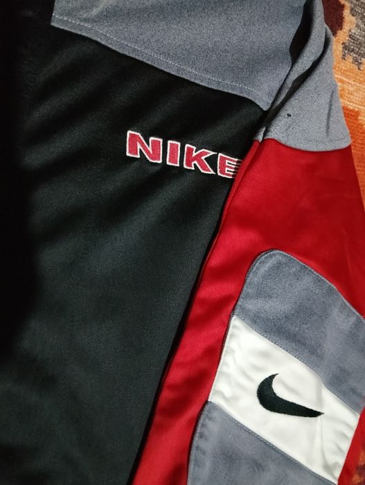 Vând bluză de trening de la NIKE