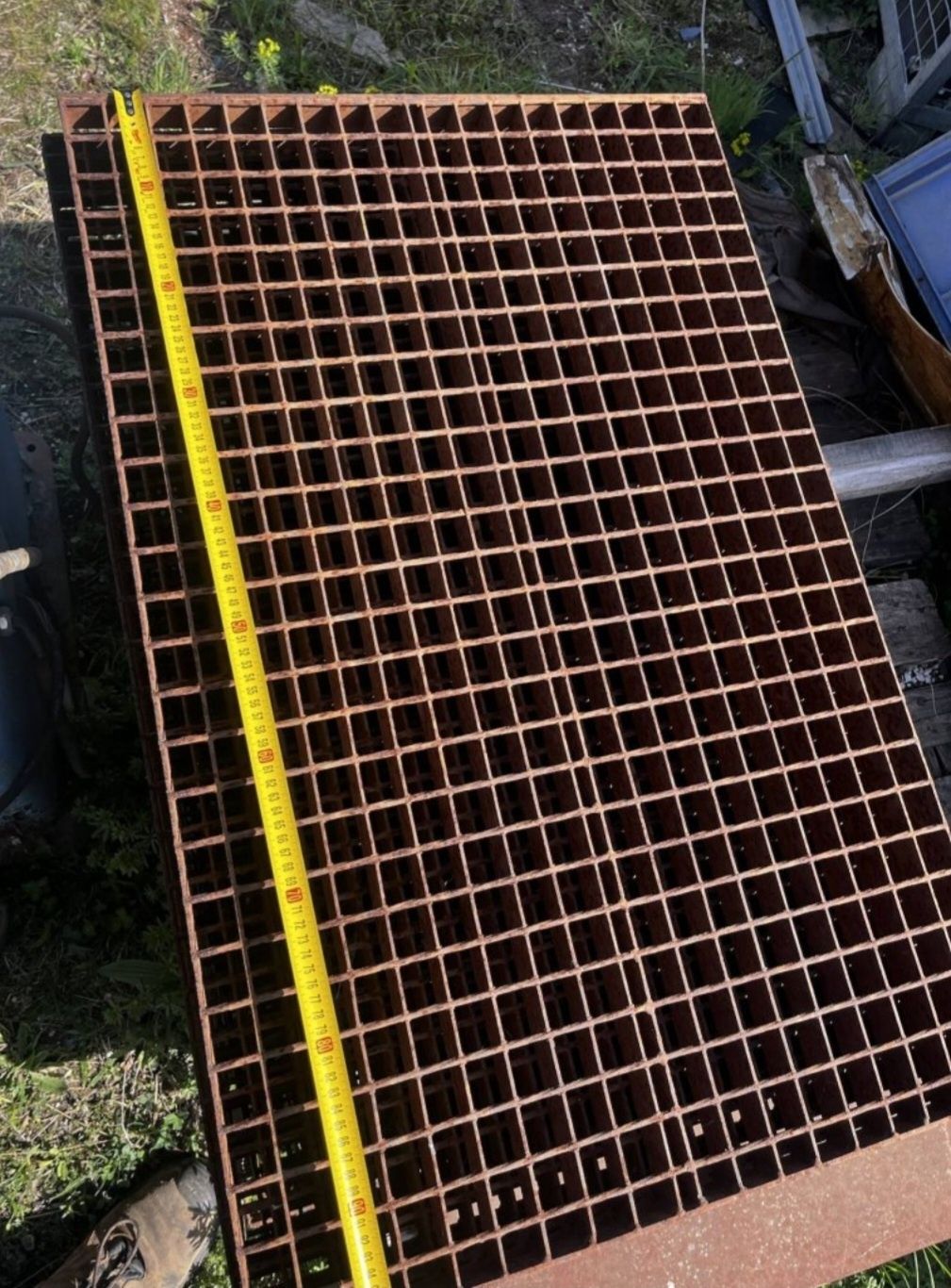 Gratar-grila 63x93x4 disponibil 37 buc