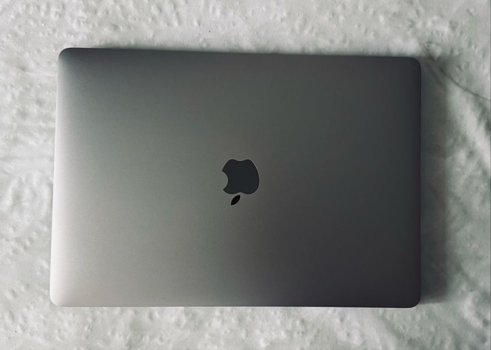 Macbook pro 13 M2 256gb в идеале
