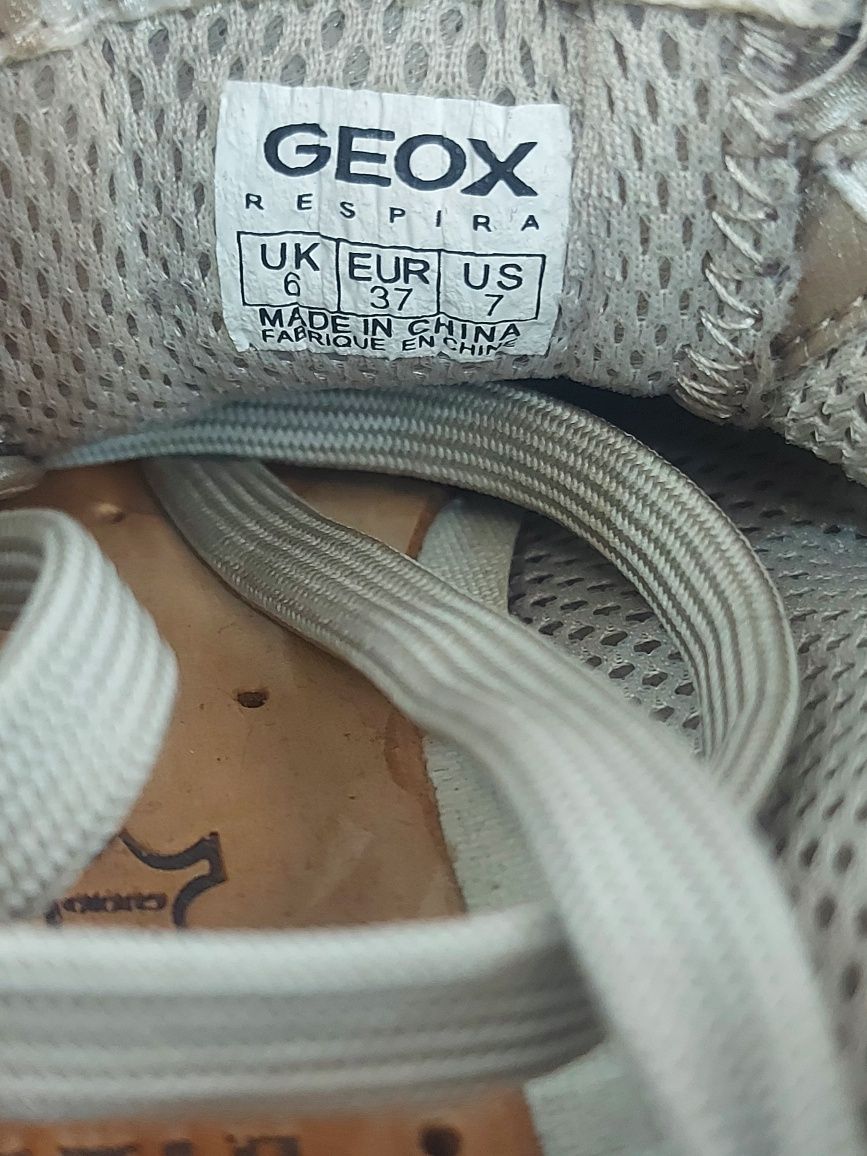 Дамски спортни обувки GEOX.Номер 37