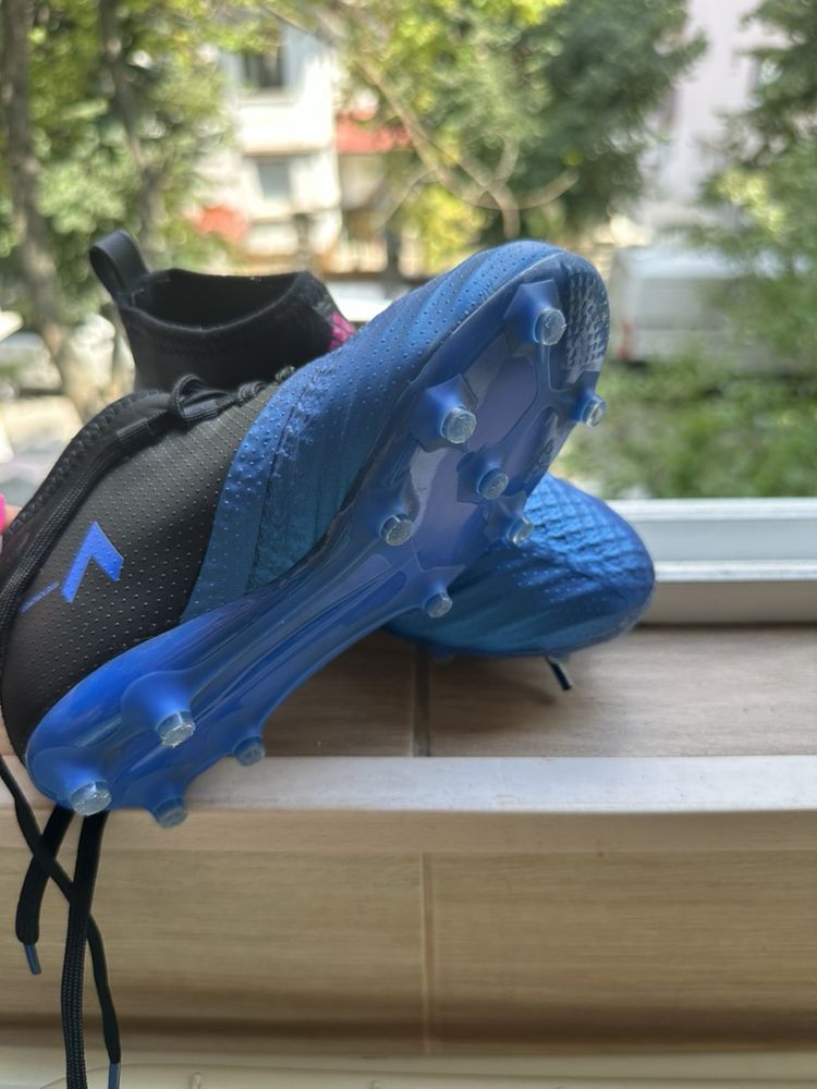 Футболни бутонки - Adidas