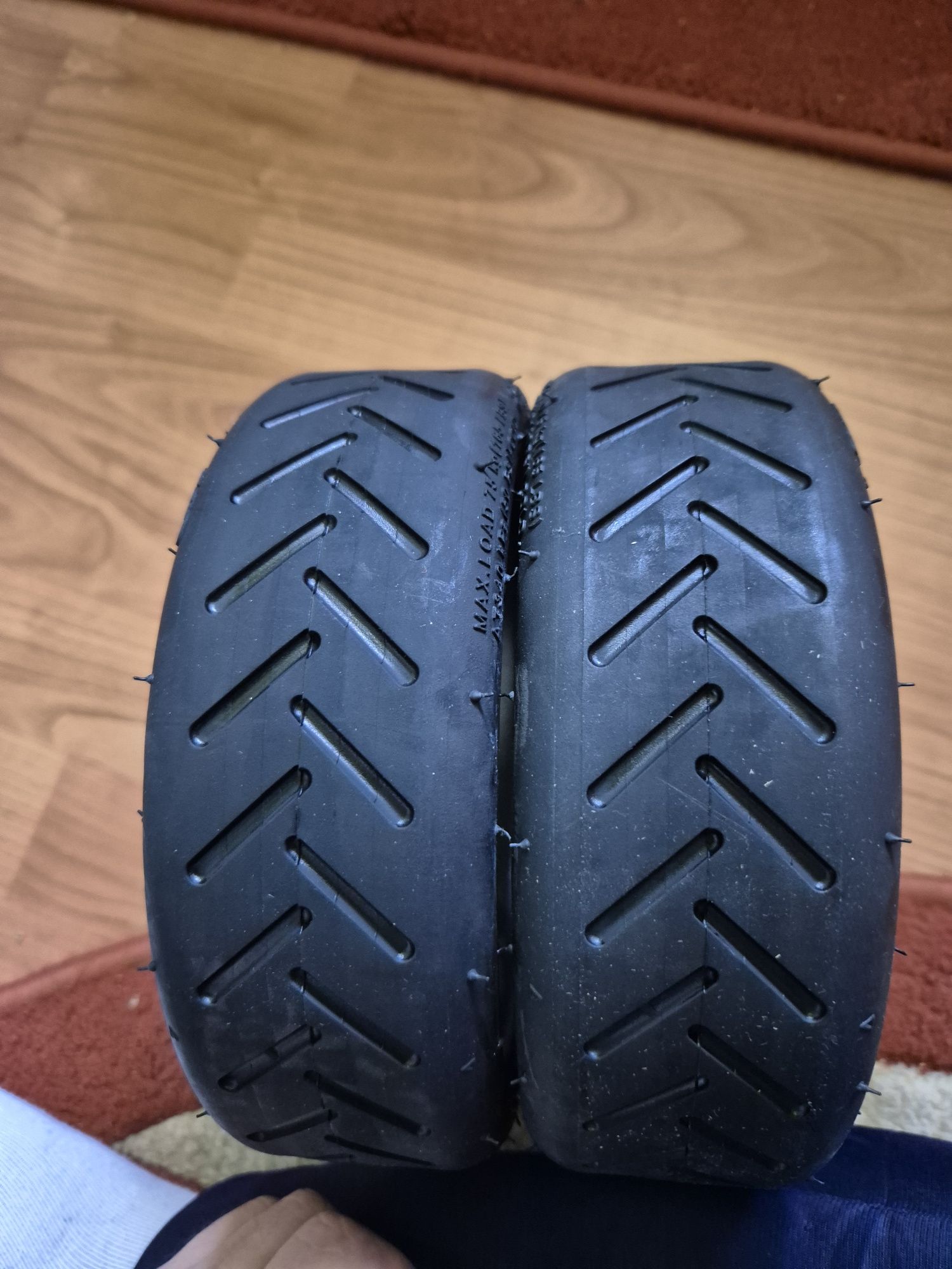 Vând set cauciucuri trotinetă Xiaomi
