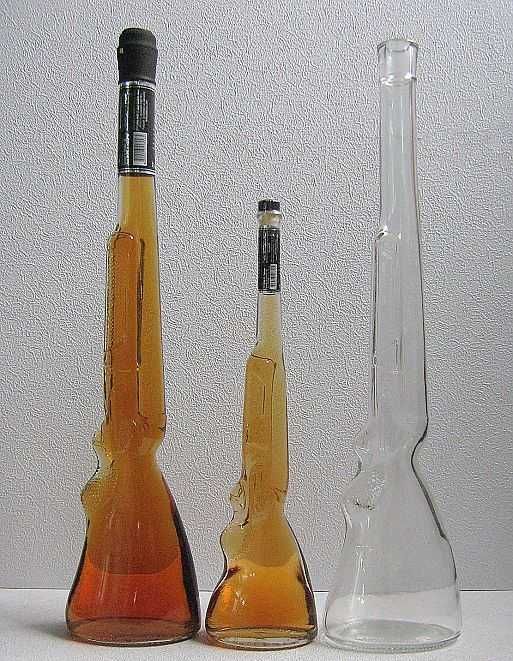 Празни сувенирни бутилки с тапи и капачки- Череп, пушка, кула