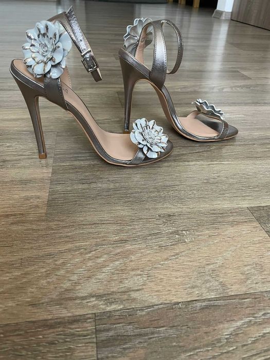 Sandale elegante cu toc subtire