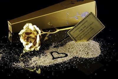 Златна роза - красив и оригинален подарък