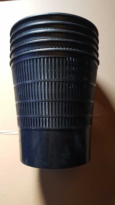 Set de 10 bucati =50ron Cos gunoi plastic, perforat, negru- 10 litri