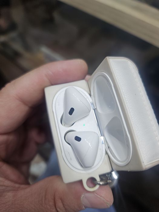 Airpods 2.2 оригинал в идеале
