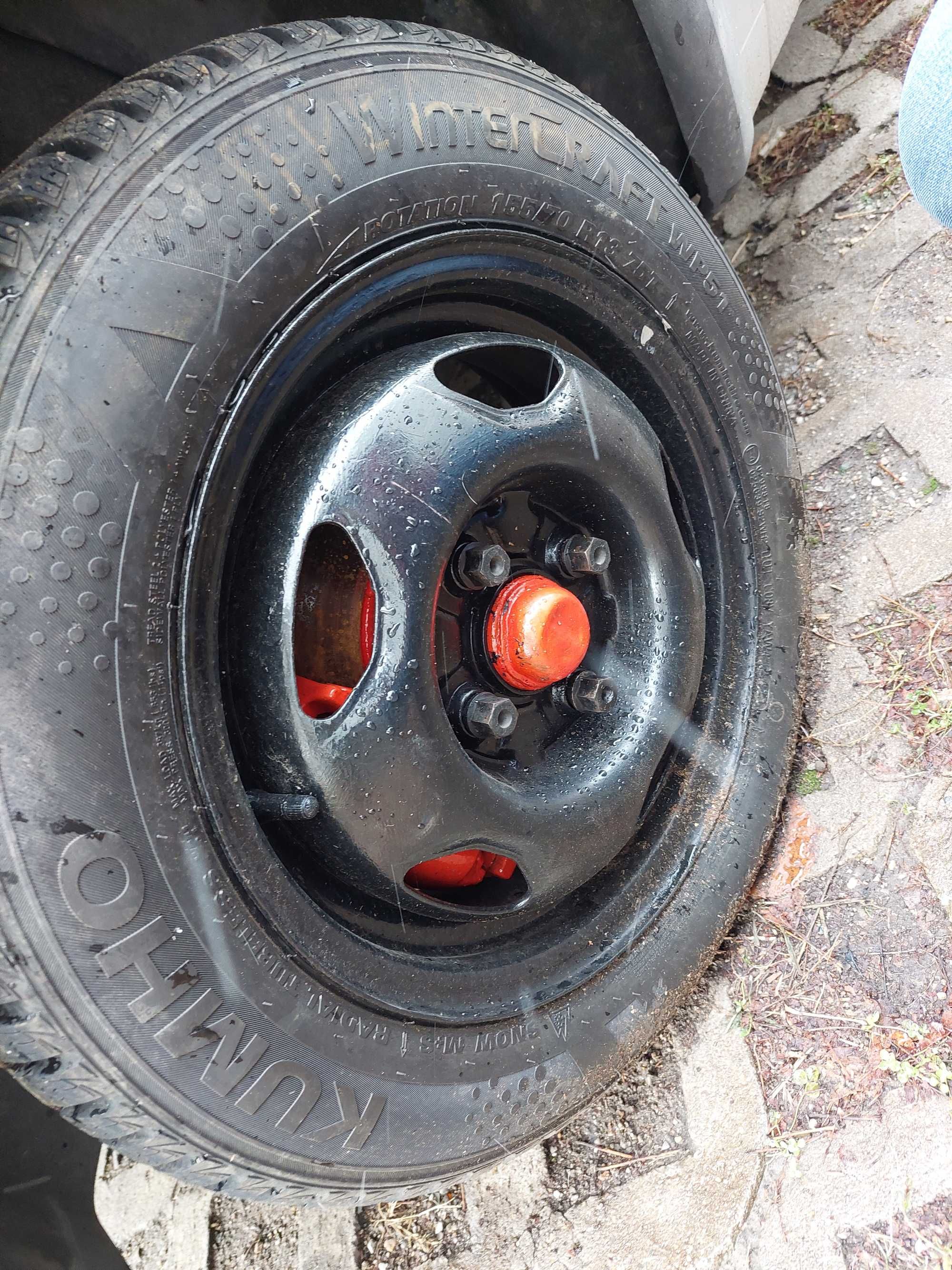 Чисто нови гуми Kumho 155/70/R13 на джанти Corsa C