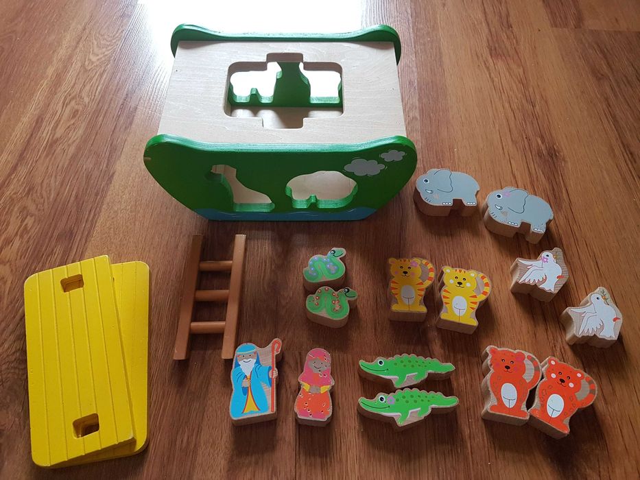 Дървена играчка с формички Ноевия ковчег с животни