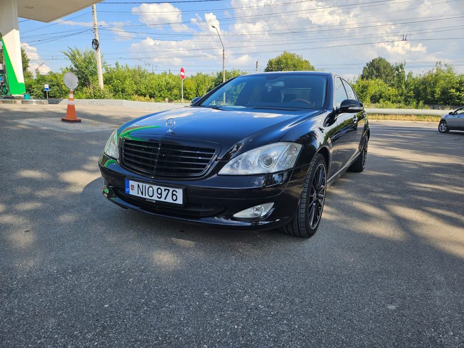 Mercedes S320 black