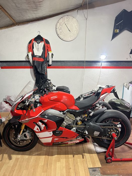 Se vinde Ducati Panigale V4S