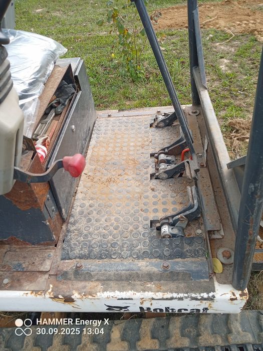 Mini escavator bobcat E16