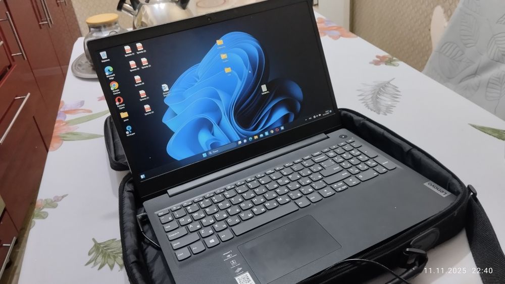 Ноудбук Леново новый