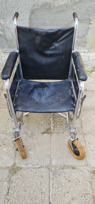Инвалидна количка + тоалетен стол подарък