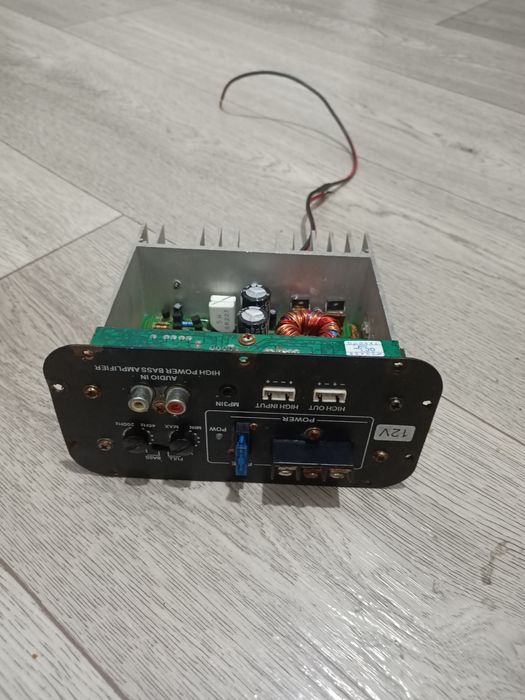 Продам усилитель