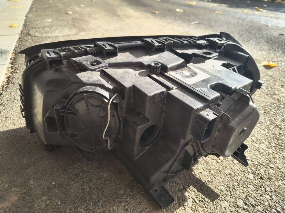 Десен дайнамик фар за БМВ х3 bmw x3 e83 face фейс