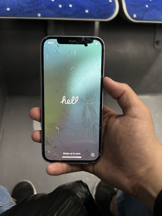 Iphone 12 ekran singan srochno sotiladi oxirgi narxi 800min