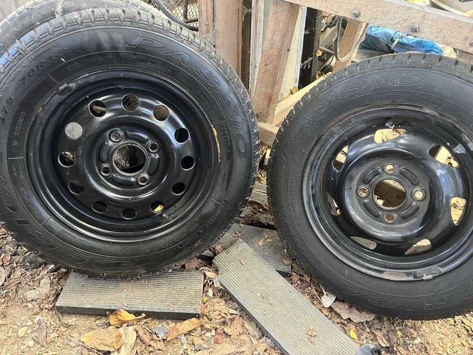 Vând 4 jante de tablă pe 13 + anvelope Debica Passio 175/70R13