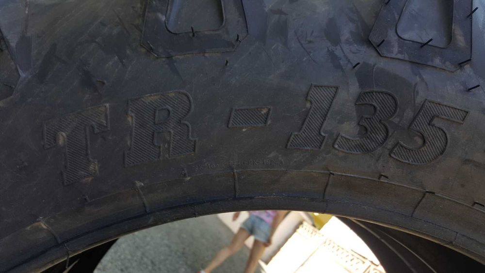 cauciucuri noi 12.4-28 anvelope foarte rezistente BKT Fiat 445