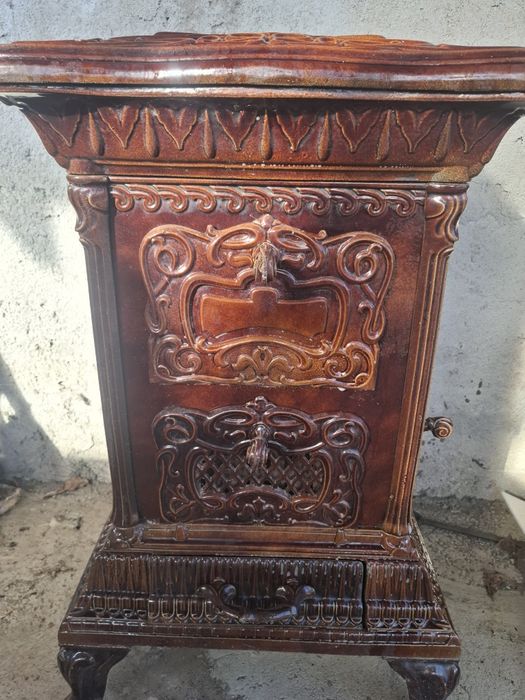 Vând soba veche fonta