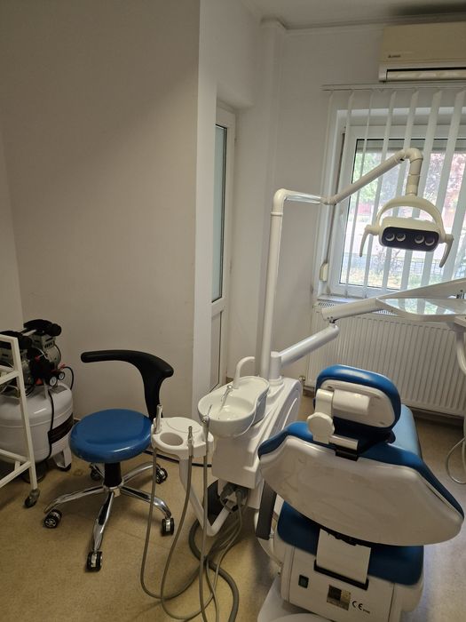 vând unit dentar TAOS 800