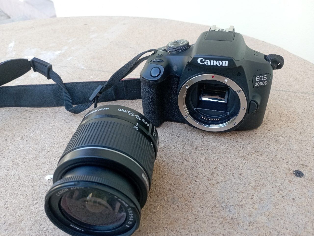 Canon 2000d fotoapparati