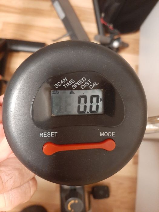 Vând bicicleta fitness