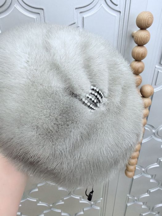 Продается женская норковая шапка