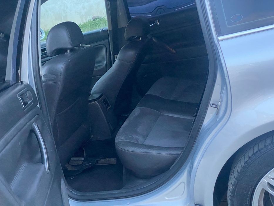 Vând vw passat 2005 model higline 1.9 diesel 131 CP xenon piele