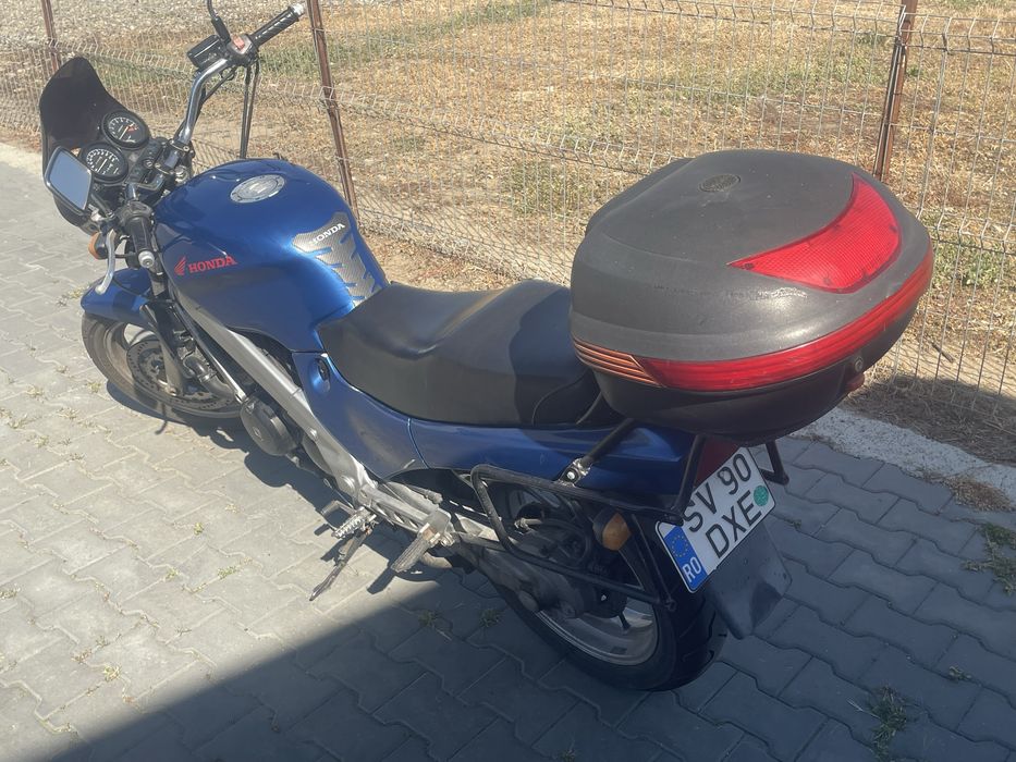 Honda NTV650 (Revere)