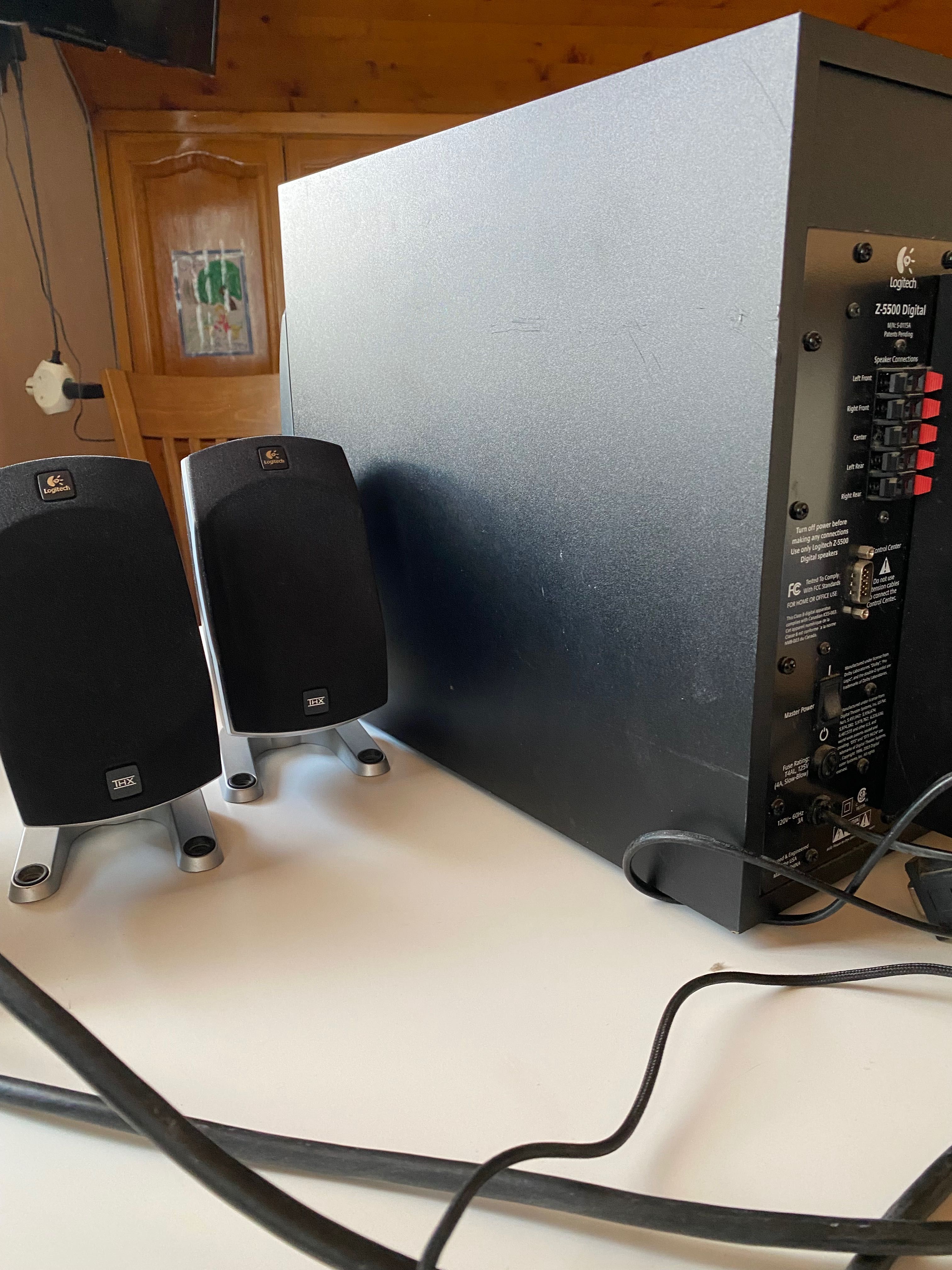 Тонколона Logitech