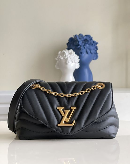 Geanta Louis Vuitton New Wave 24cm negru, tip Premium