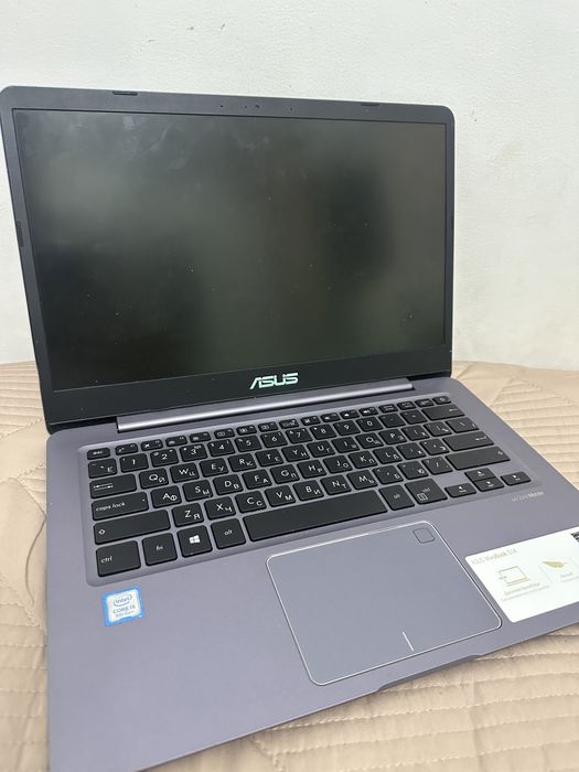 Ноутбук ASUS , в идеальном состоянии