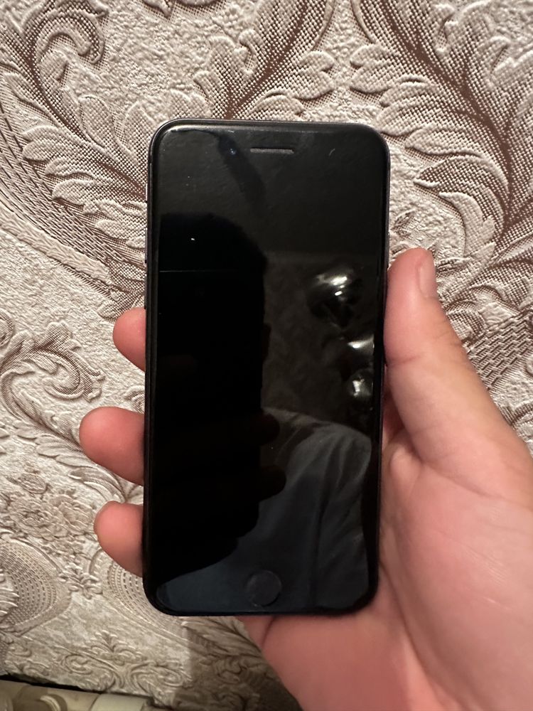 Iphone 8 64гб в отличном состояний