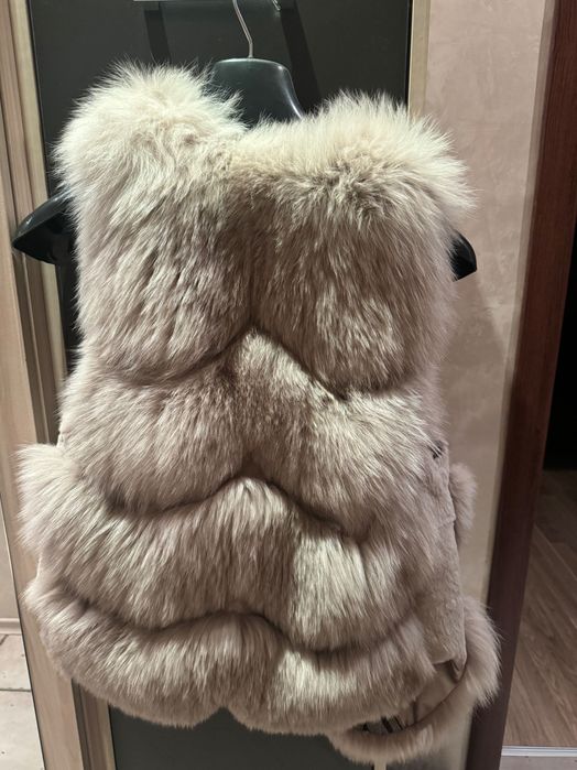 Елек от 100 % естесвен косъм от лисица