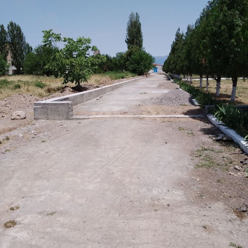 Продаётся большой гк земли в Чирчике для строительства или инвестиций!