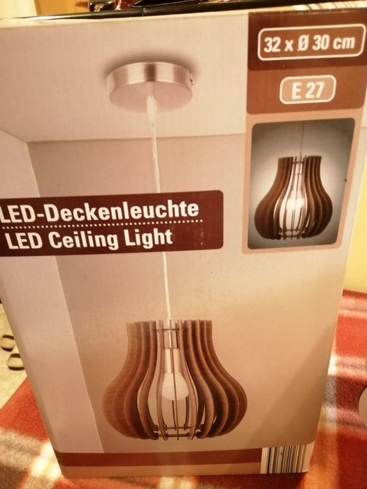 Lustra perete și Lampa de masă