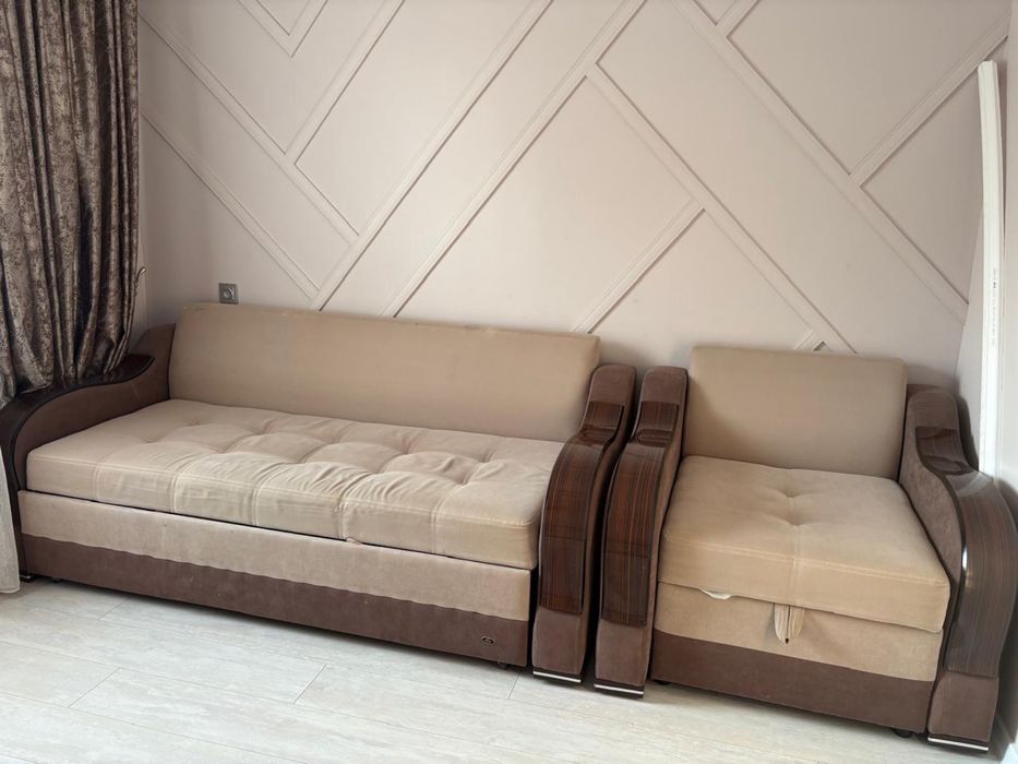 Продаю Диван с двумя креслами