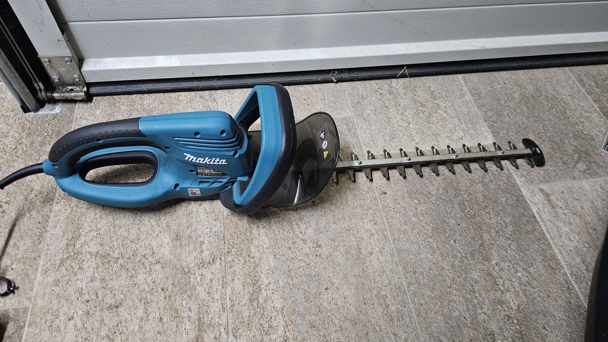 Електрически храсторез Makita UH5570