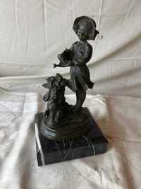 Sculptura bronz fetita cu catel,  Cardona