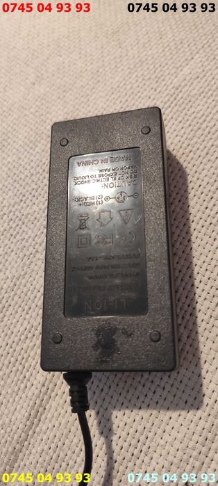 alimentator incarcator 42v 1.5A mufa cu 3 pini functional