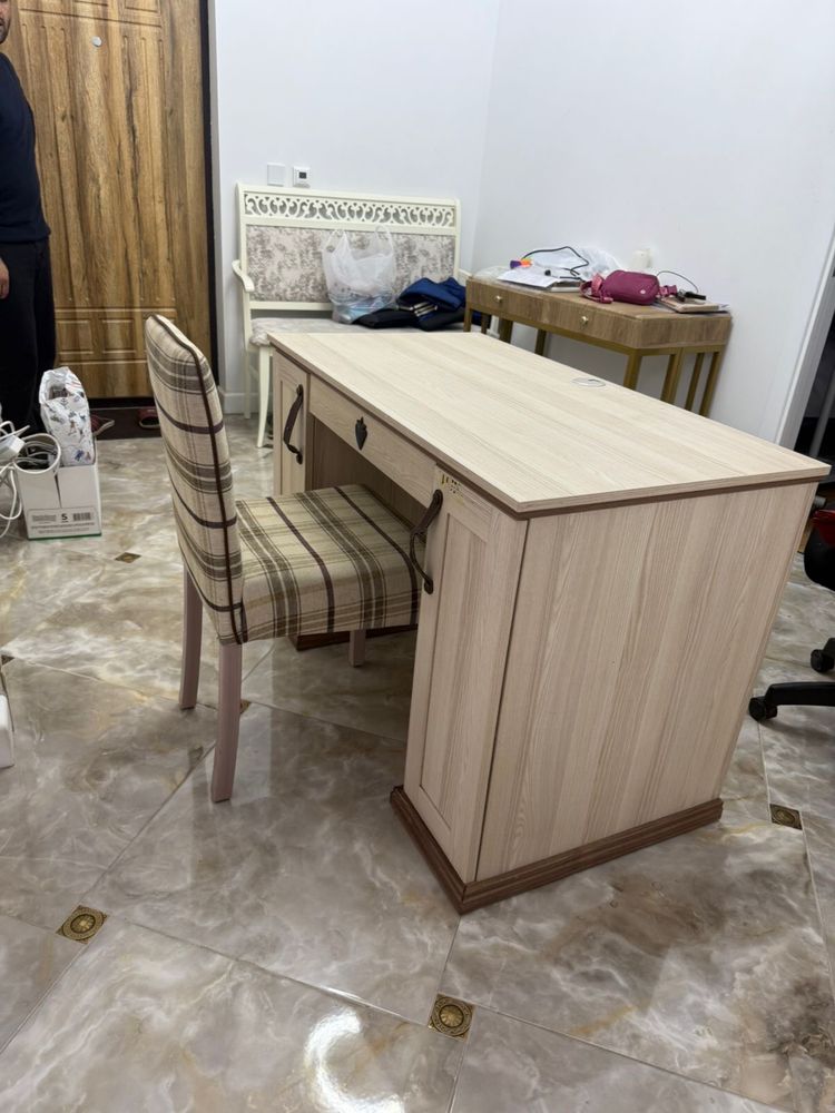 Стол  со стулом