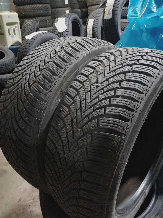 ПРОДАВАМ 2БР ЗИМНИ ГУМИ 205/50/17 40лв