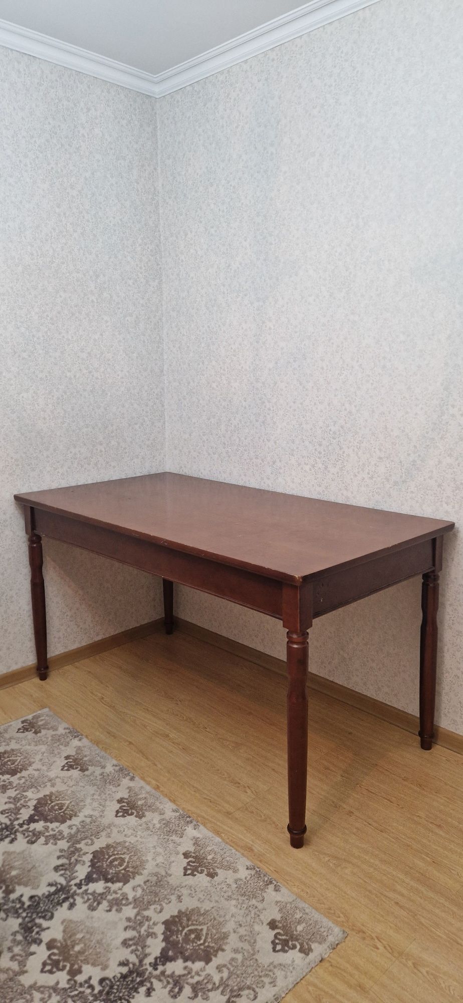 Деревянный стол для дома для дачи