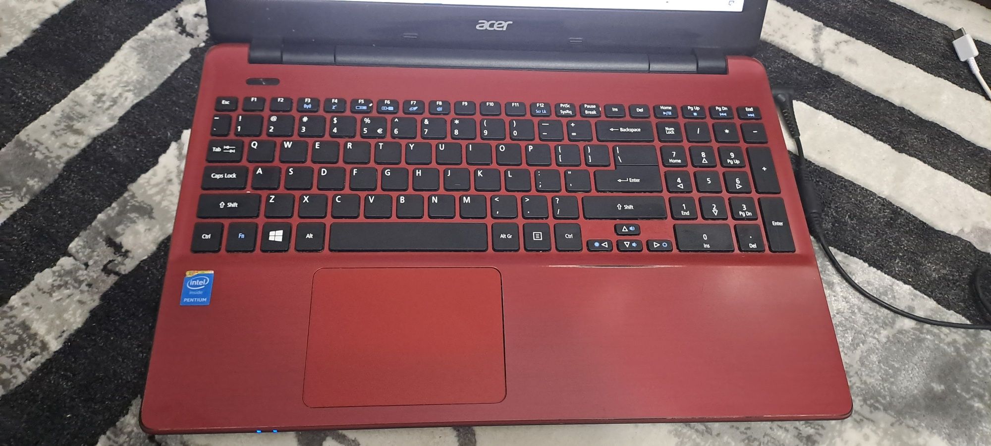 Laptop Acer : core2duo / 4 gb ram / 500 gb hard