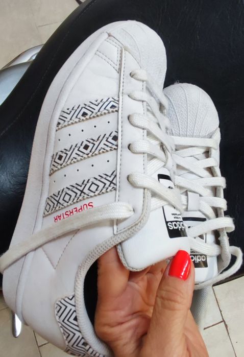 Маратонките Adidas superstar uk 5 eur 38