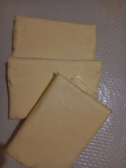 Масло сливочное натуральное.