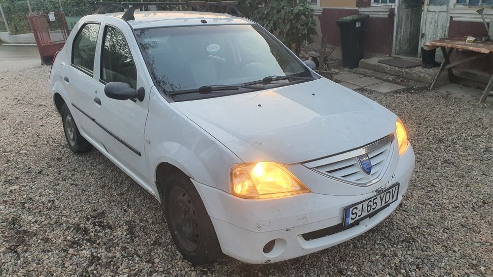 vand sau dezmembrez dacia logan