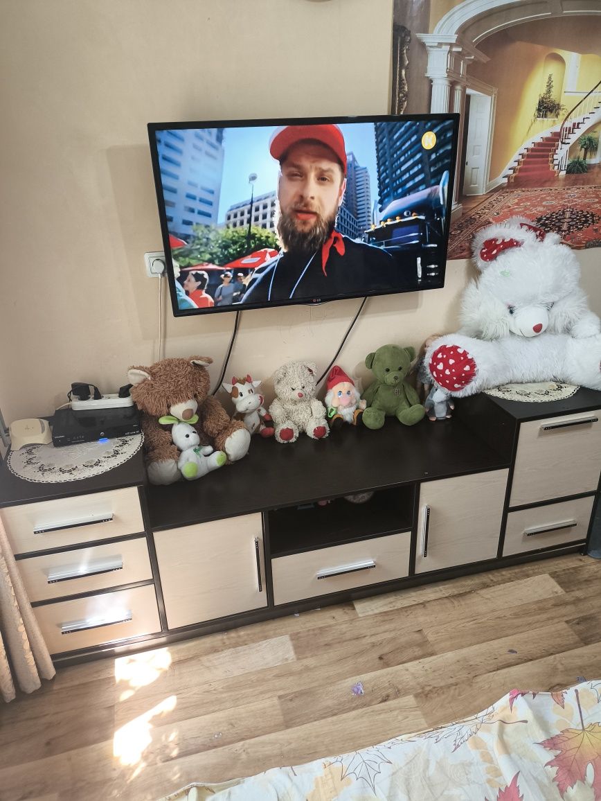 Продам тумбочку под телевизор
